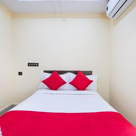 Oyo Mohan Residency Hotel Kurmannapalem Exterior photo