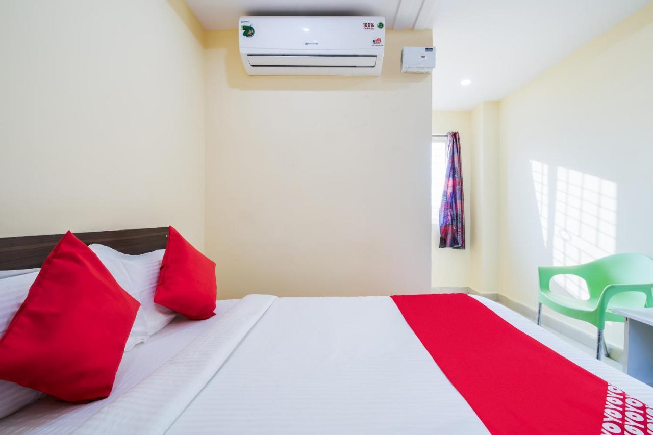 Oyo Mohan Residency Hotel Kurmannapalem Exterior photo