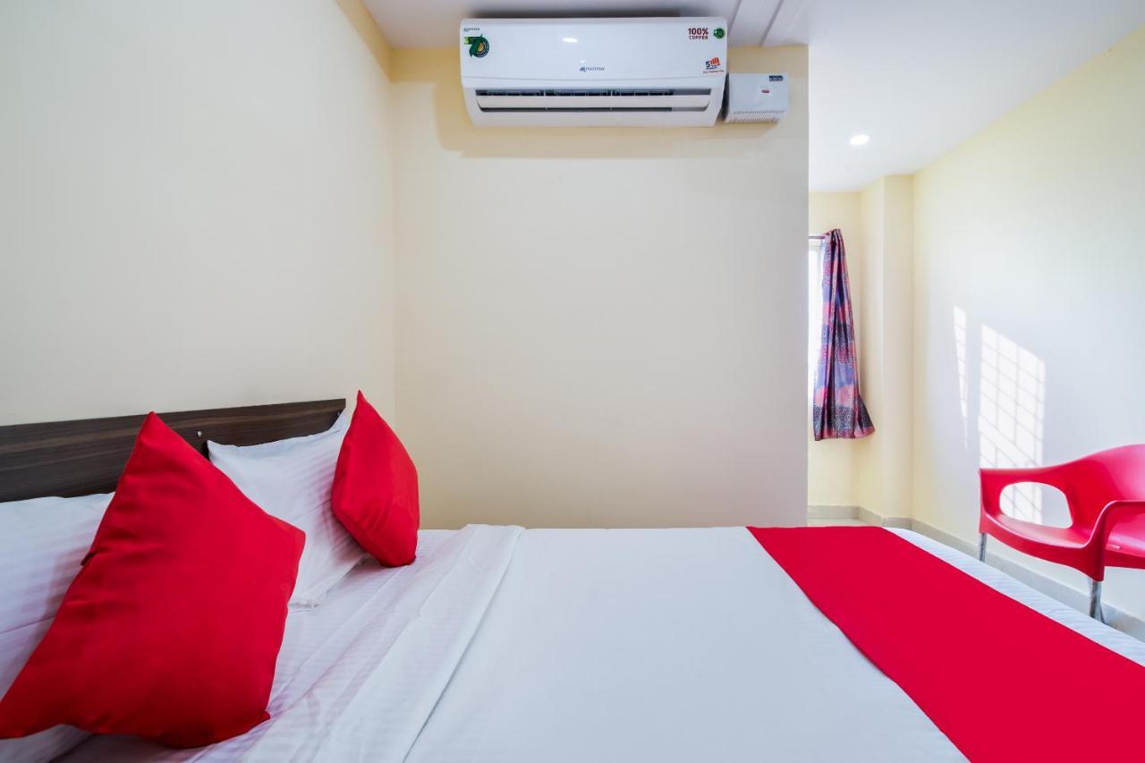 Oyo Mohan Residency Hotel Kurmannapalem Exterior photo